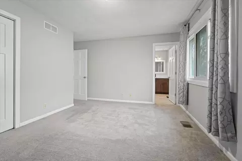 40 Kenfield Cir, Bloomington, IL 61704 photo 21
