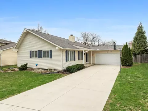 40 Kenfield Cir, Bloomington, IL 61704 photo 34