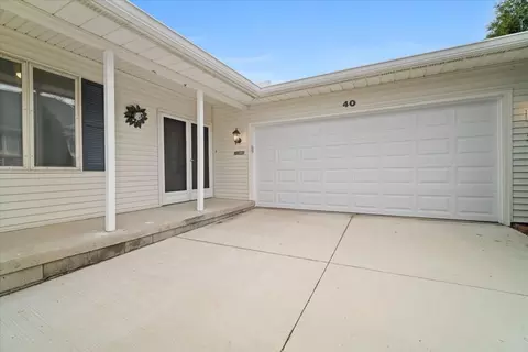 40 Kenfield Cir, Bloomington, IL 61704 photo 40