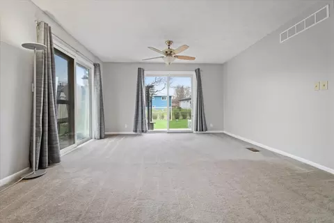 40 Kenfield Cir, Bloomington, IL 61704 photo 19