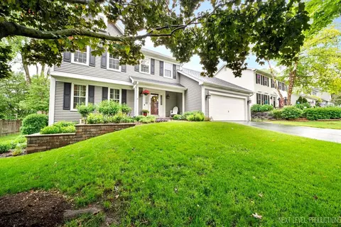 1908 Jeanette Ave, Saint Charles, IL 60174
