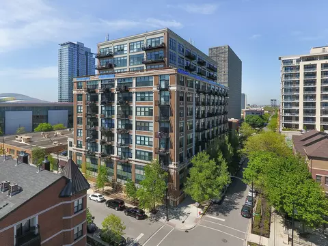 221 E Cullerton St #413, Chicago, IL 60616