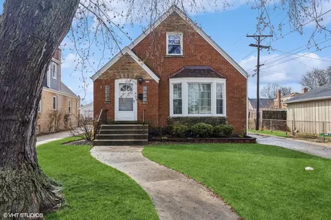 1766 Ash St, Des Plaines, IL 60018