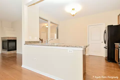 Kitchen - 1037 Carrick Ln, Mchenry, IL 60050 photo 4 of 5