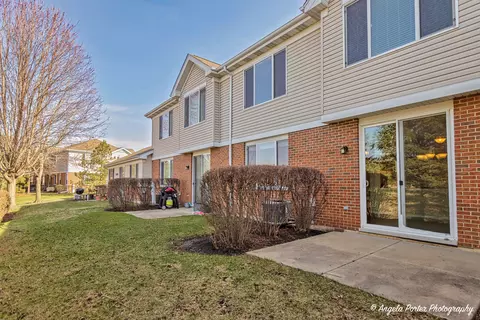 Exterior - 1037 Carrick Ln, Mchenry, IL 60050 photo 2 of 3