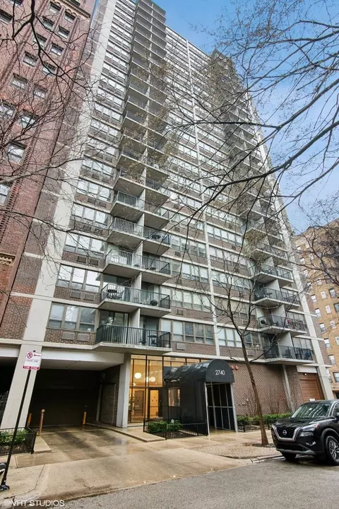 2740 N Pine Grove Ave #6E, Chicago, IL 60614