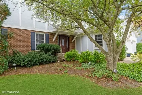 Exterior - 3895 Moulin Ln, Hoffman Estates, IL 60192 photo 2 of 3