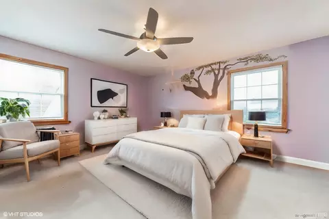 Bedroom - 3895 Moulin Ln, Hoffman Estates, IL 60192 photo 2 of 3