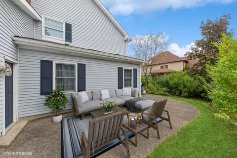 Exterior - 3895 Moulin Ln, Hoffman Estates, IL 60192 photo 1 of 3