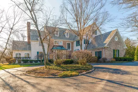 1227 Kajer Ln, Lake Forest, IL 60045