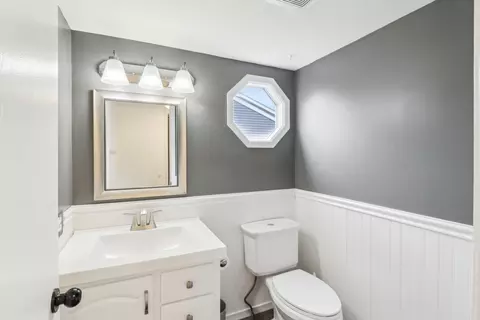 Bath - 3615 W Cornell Ct, Mchenry, IL 60050 photo 1 of 4