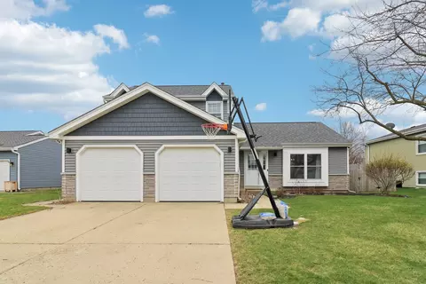 3615 W Cornell Ct, Mchenry, IL 60050