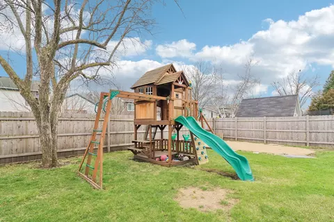 Exterior - 3615 W Cornell Ct, Mchenry, IL 60050 photo 10 of 17