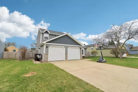 Exterior - 3615 W Cornell Ct, Mchenry, IL 60050 photo 3 of 17