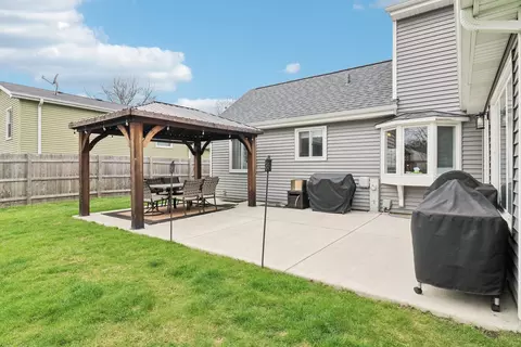 Exterior - 3615 W Cornell Ct, Mchenry, IL 60050 photo 14 of 17