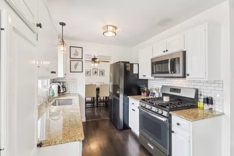 Kitchen - 3615 W Cornell Ct, Mchenry, IL 60050 photo 4 of 6
