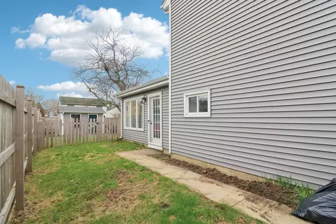 Exterior - 3615 W Cornell Ct, Mchenry, IL 60050 photo 6 of 17