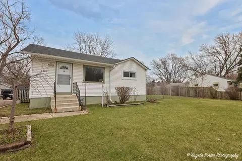 2921 N Lewis Ave, Waukegan, IL 60087