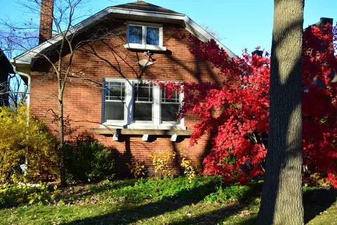 1007 Dobson St, Evanston, IL 60202