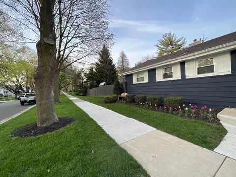 195 S Ellyn Ave, Glen Ellyn, IL 60137