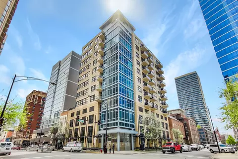 101 W Superior St #802, Chicago, IL 60654