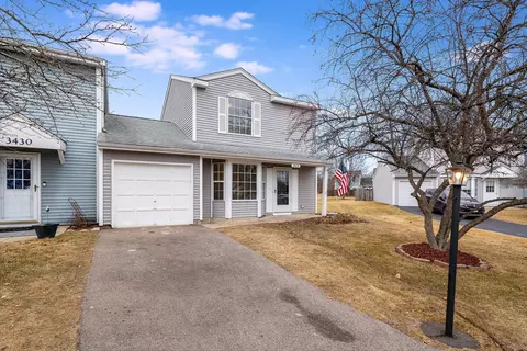 3428 Southport Dr, Island Lake, IL 60042