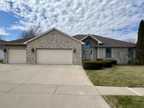 1204 Clifton Ter, Rochelle, IL 61068