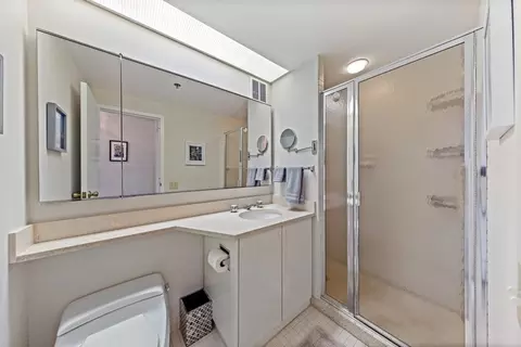 Bath - 100 E Huron St #1803, Chicago, IL 60611 photo 1 of 2
