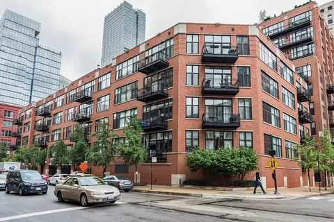 333 W Hubbard St #219, Chicago, IL 60654
