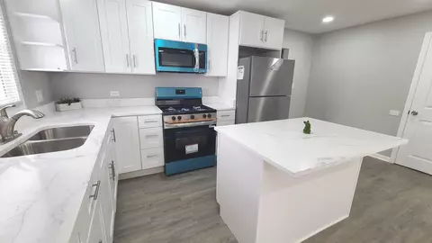 Kitchen - 16101 Richmond Ave, Markham, IL 60428 photo 2 of 2