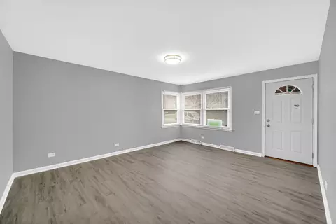 Living - 16101 Richmond Ave, Markham, IL 60428 photo 1 of 7