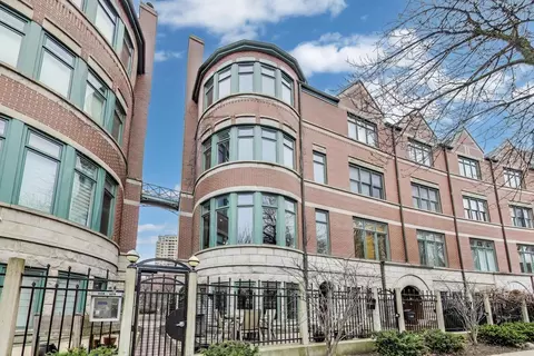 1448 S Prairie Ave, Chicago, IL 60605