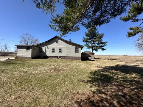 Exterior - 11350 Lincoln Rd, Morrison, IL 61270 photo 12 of 17