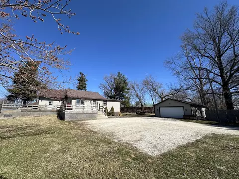 Exterior - 11350 Lincoln Rd, Morrison, IL 61270 photo 4 of 17
