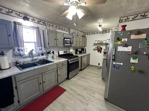 Kitchen - 11350 Lincoln Rd, Morrison, IL 61270 photo 1 of 4