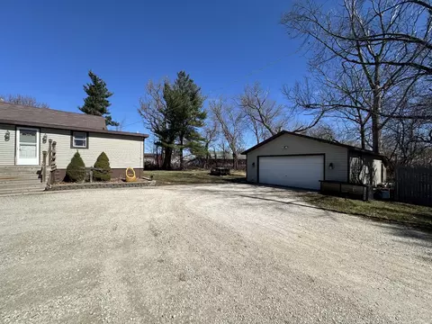 Exterior - 11350 Lincoln Rd, Morrison, IL 61270 photo 3 of 17
