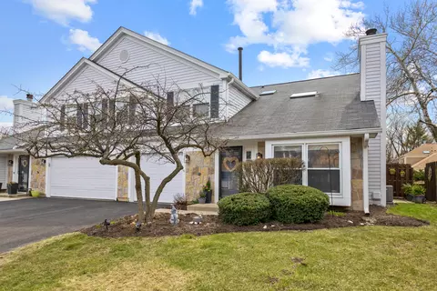 1718 Ennis Ln #83D, Wheaton, IL 60189