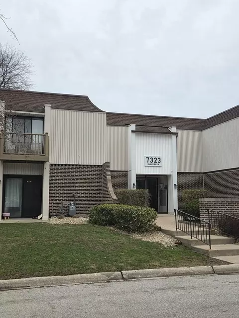 7323 Blackburn Ave #206, Downers Grove, IL 60516
