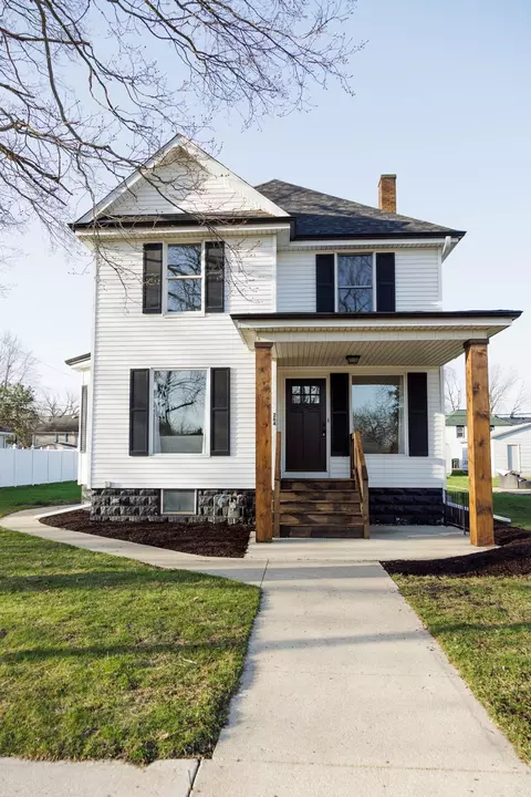 264 W Fourth St, Manteno, IL 60950