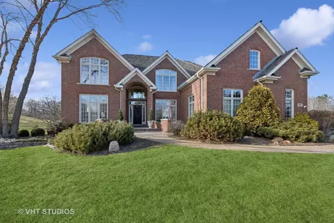 23292 N Chesapeake Dr, Lake Barrington, IL 60010