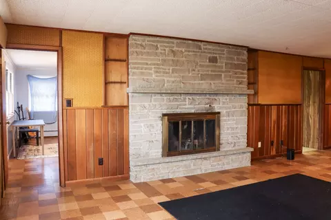 Living - 306 Prospect St, Morrison, IL 61270 photo 6 of 6