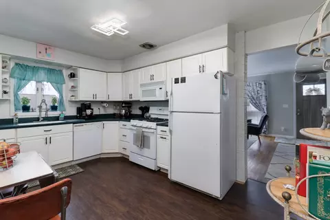 Kitchen - 505 Fairview St, Normal, IL 61761 photo 3 of 4