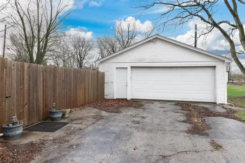 Exterior - 505 Fairview St, Normal, IL 61761 photo 6 of 10