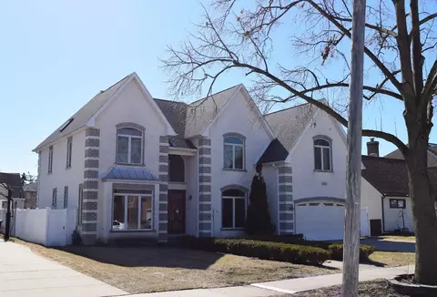 7033 Palma Ln, Morton Grove, IL 60053