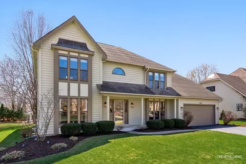 480 Prairie Knoll Dr, Naperville, IL 60565