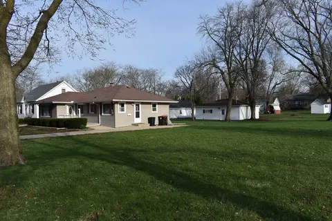 Exterior - 210 W 5th St, Gridley, IL 61744 photo 3 of 5