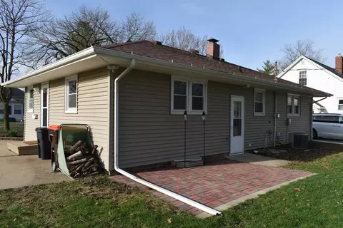 Exterior - 210 W 5th St, Gridley, IL 61744 photo 4 of 5