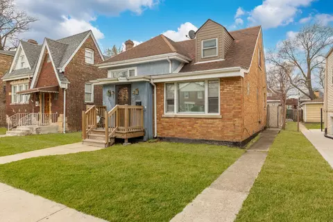 1642 S 56th Ct, Cicero, IL 60804