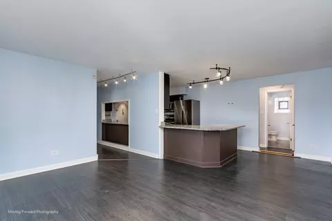 Living - 14601 Keystone Ave #C2, Midlothian, IL 60445 photo 2 of 4
