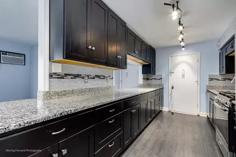 Kitchen - 14601 Keystone Ave #C2, Midlothian, IL 60445 photo 2 of 5